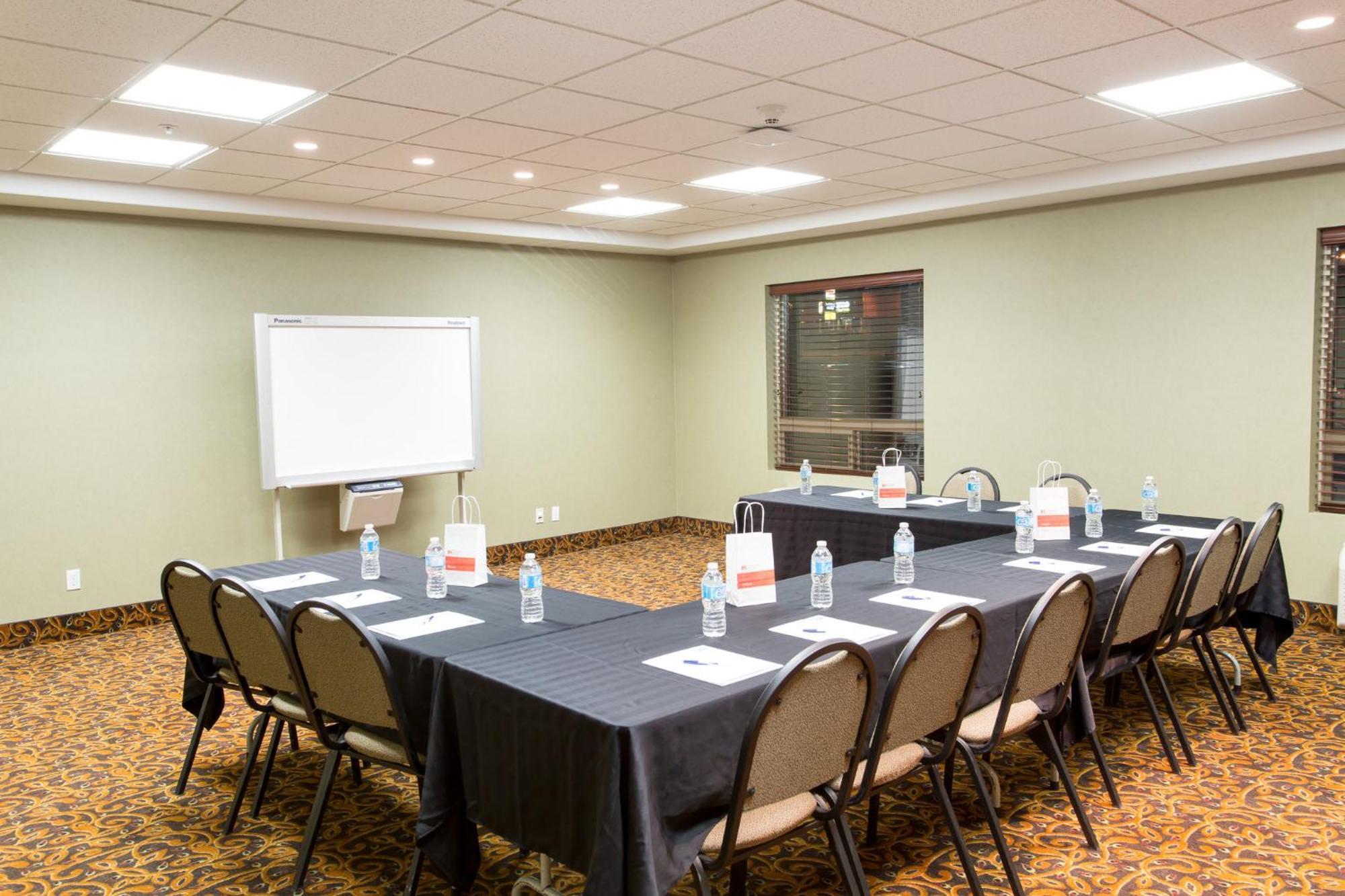 Holiday Inn Express Hotel & Suites - Slave Lake By Ihg Exteriér fotografie