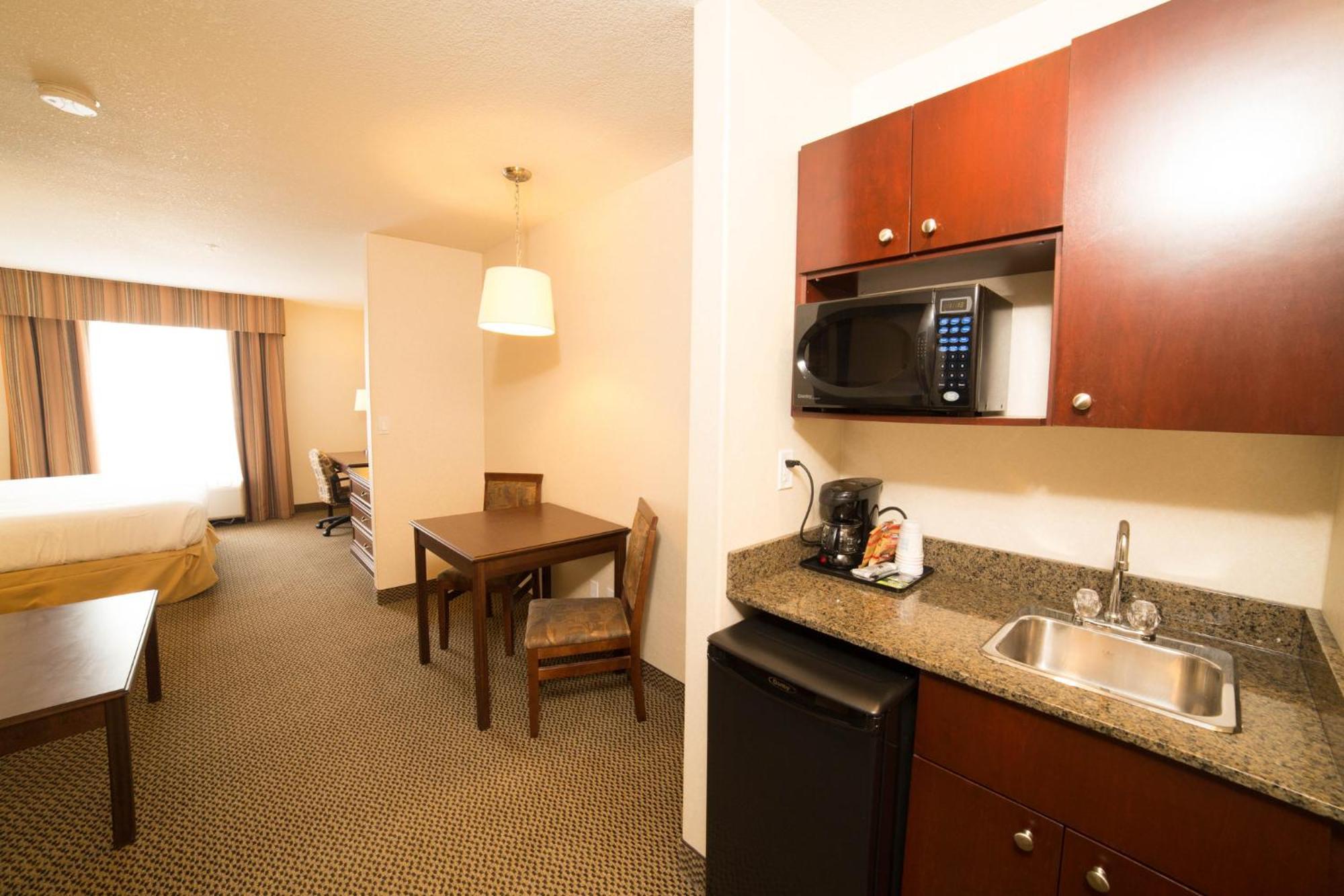 Holiday Inn Express Hotel & Suites - Slave Lake By Ihg Exteriér fotografie
